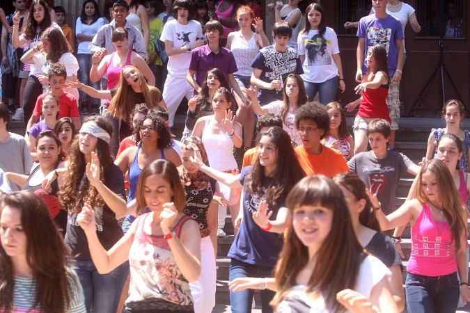 'Flashmob' junto al instituto Sagasta-22